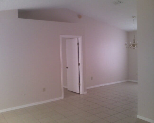 Building Photo - 867 Lake Jackson Cir