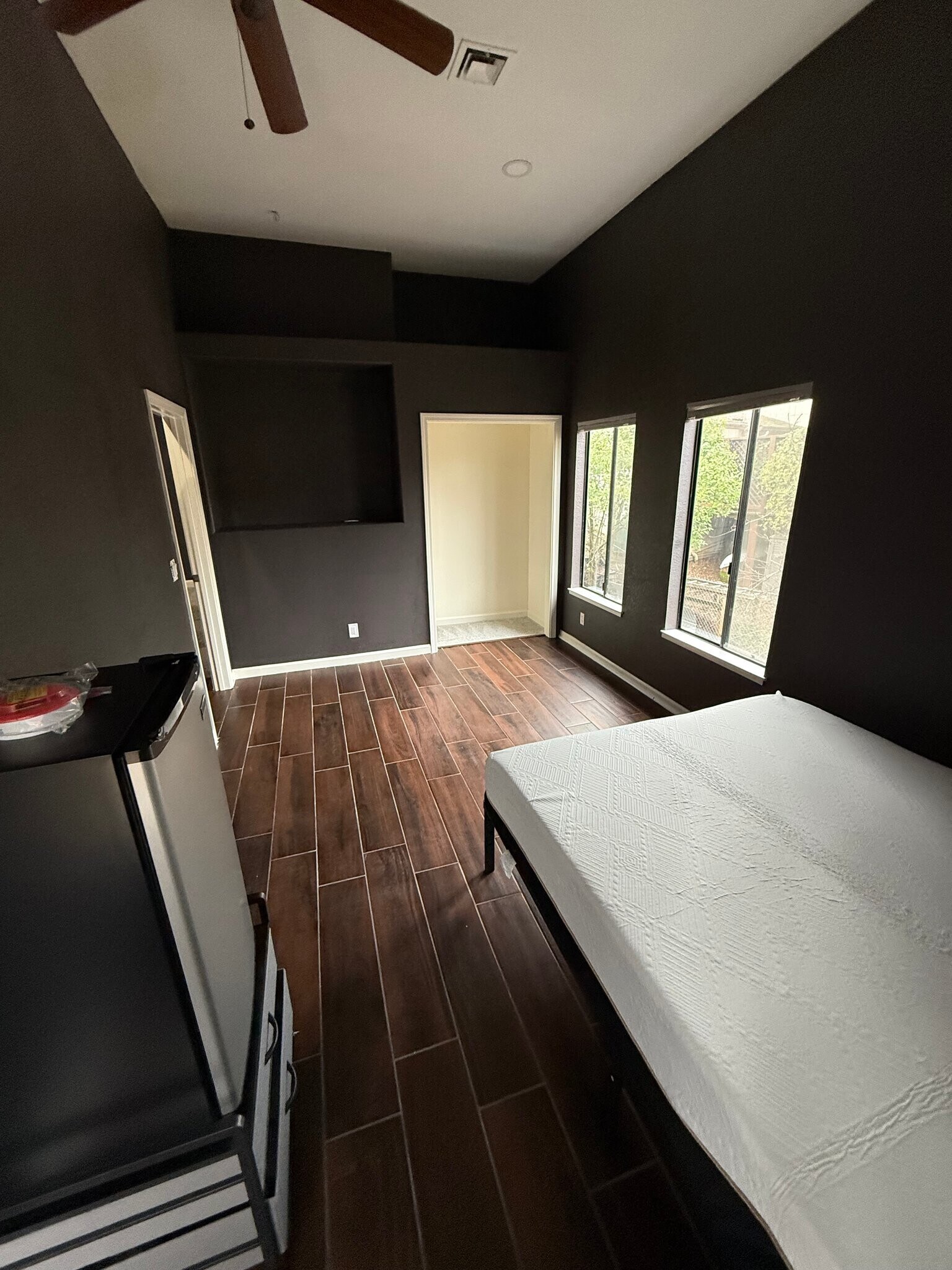 Building Photo - 9487 Dalton Way