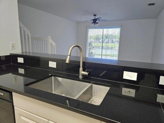 Building Photo - 3604 Sonoma Dr