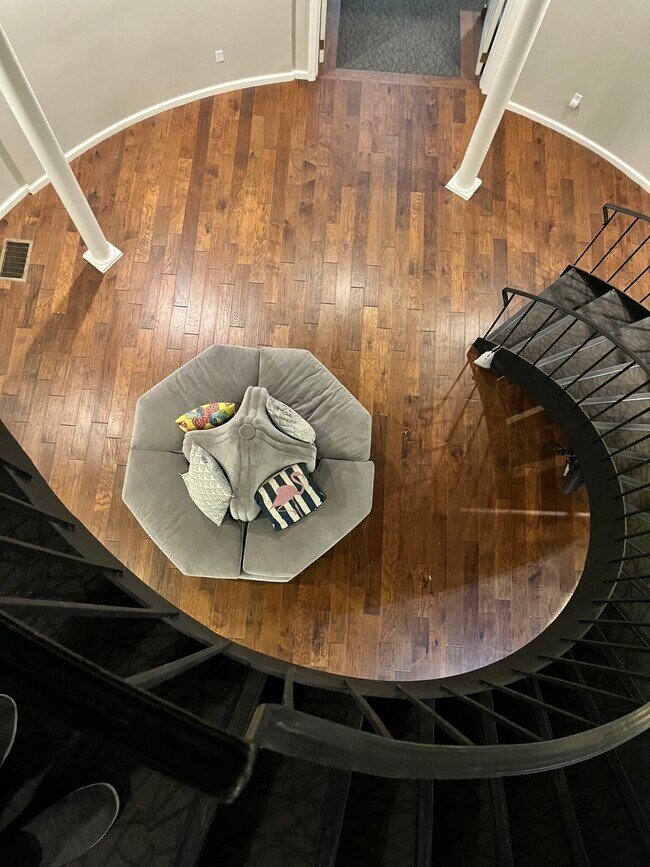 Building Photo - 17 Bow St