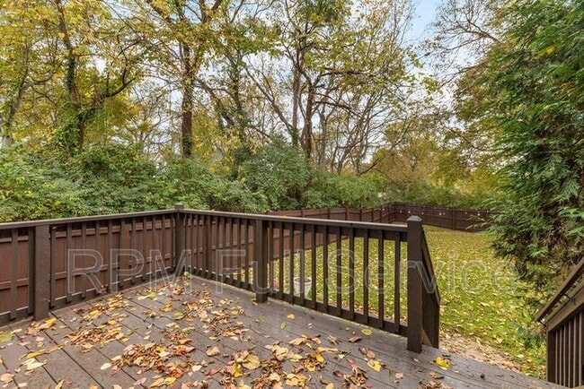 Building Photo - 537 Eastboro Dr