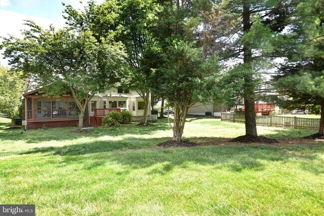 Building Photo - 13043 Farthingale Dr