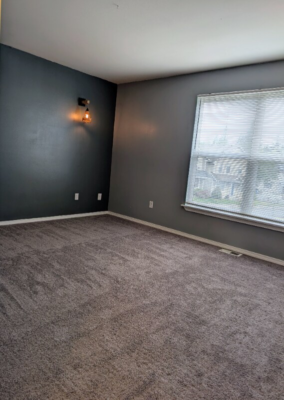 Building Photo - 200 Whispering Pine Pl