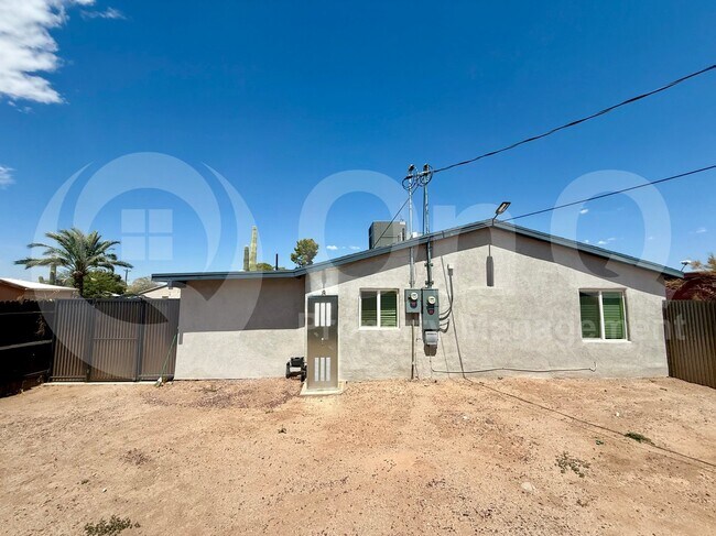 Building Photo - 207 W Ohio St