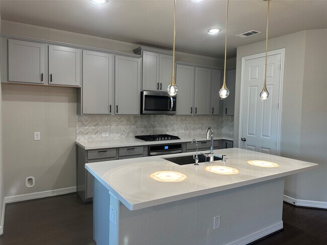 Building Photo - 13034 Rowan Grn Dr