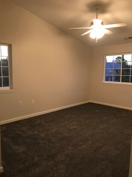 Building Photo - 2303 Vicente Ct