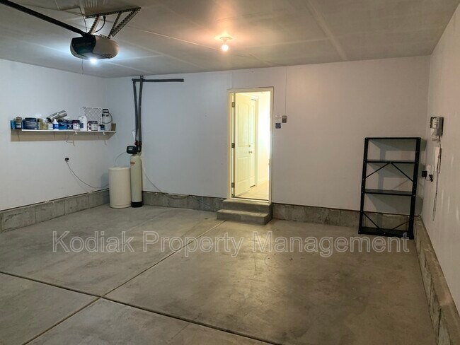 Building Photo - 312 Greenwich Dr