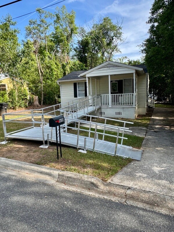 Building Photo - 1618 Elberta Dr