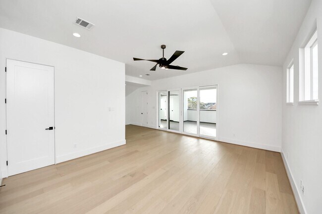 Building Photo - 2232 Swift Blvd