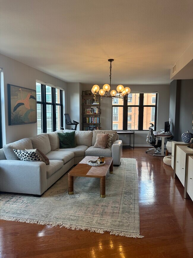 Primary Photo - 400 Massachusetts Ave NW