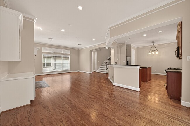 Building Photo - 5111 Inker St