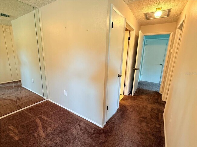 Building Photo - 6125 Chesham Dr