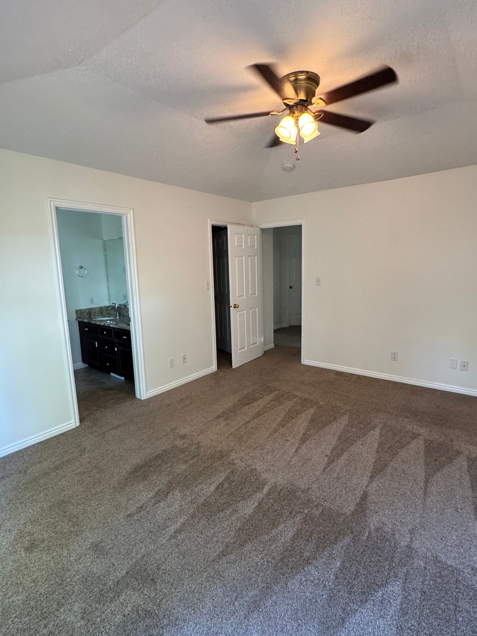 Building Photo - 1117 E 200 S