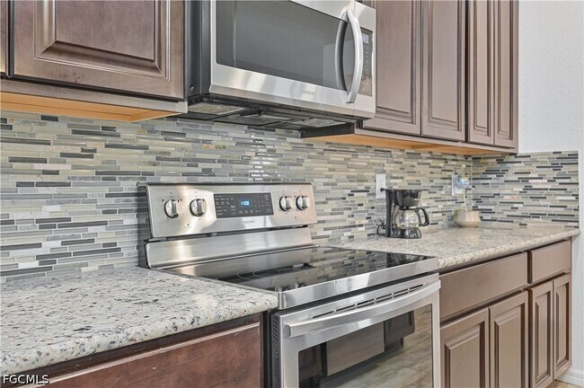 Building Photo - 8784 Cascade Price Cir