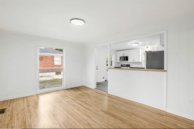 Building Photo - 168 Dorris Ave