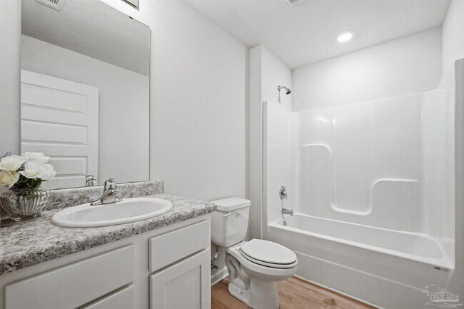 Building Photo - 5367 Peach Dr