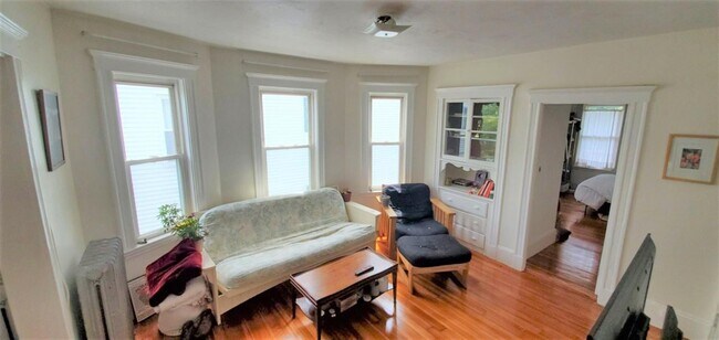 Building Photo - 76 Conwell Ave