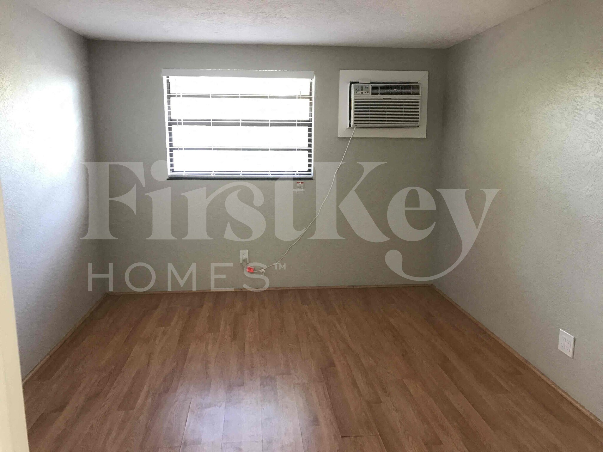 Building Photo - 6178 39th Ave N