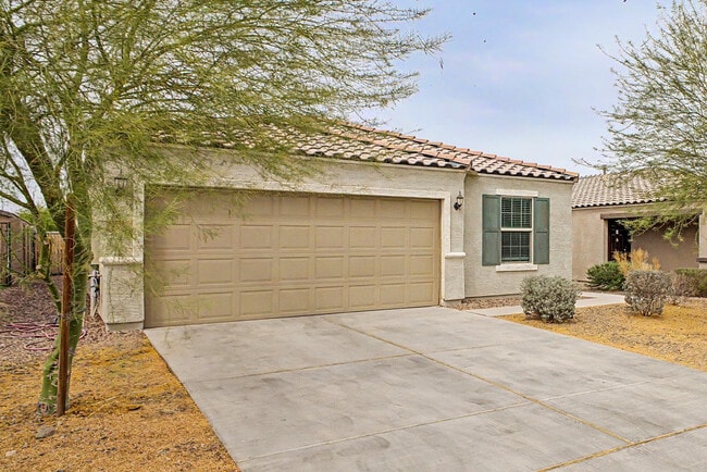 Building Photo - 12586 W Myrtle Ave