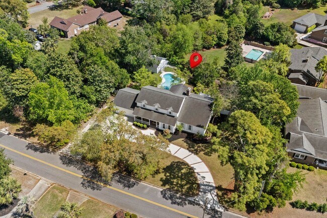 Building Photo - 5704 Woodside Ave