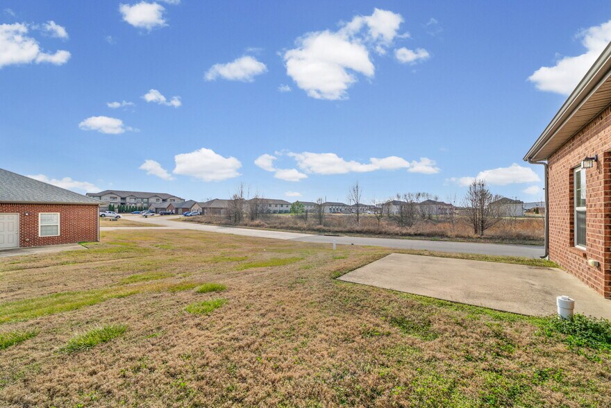 Building Photo - 109 Holland Dr