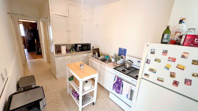 Building Photo - 2 Bedroom Apartment in Prospect Park