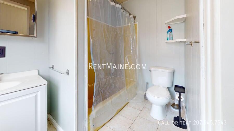 Building Photo - 281 Main St