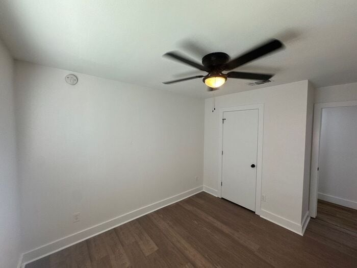 Building Photo - 14306 Vandever St