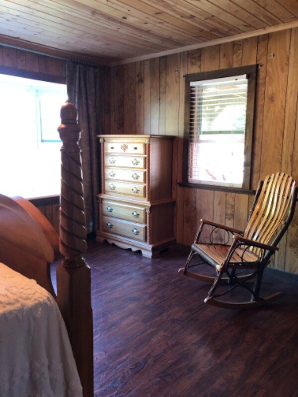 Building Photo - 429 Hollywood Church Rd