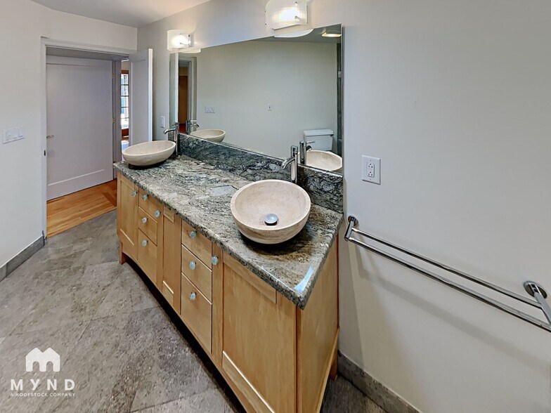 Building Photo - 10924 Barranca Dr