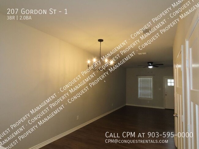 Building Photo - 207 Gordon St