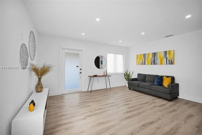 Building Photo - 6540 SW 4th St