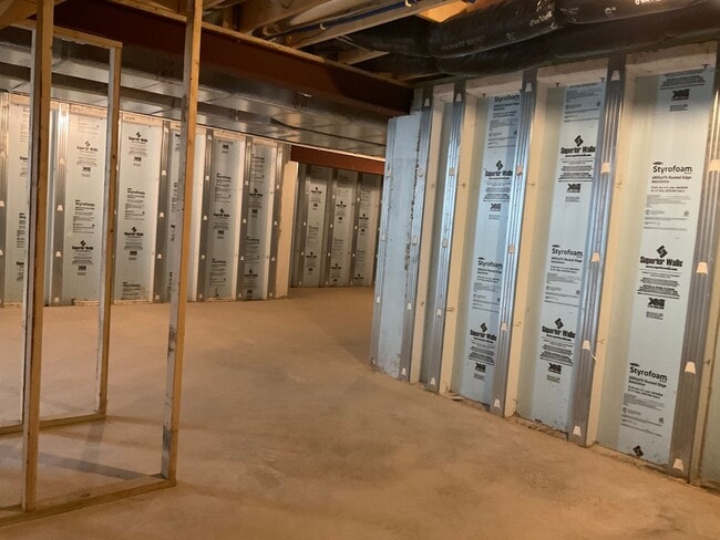 Building Photo - 301 Reserve Ln