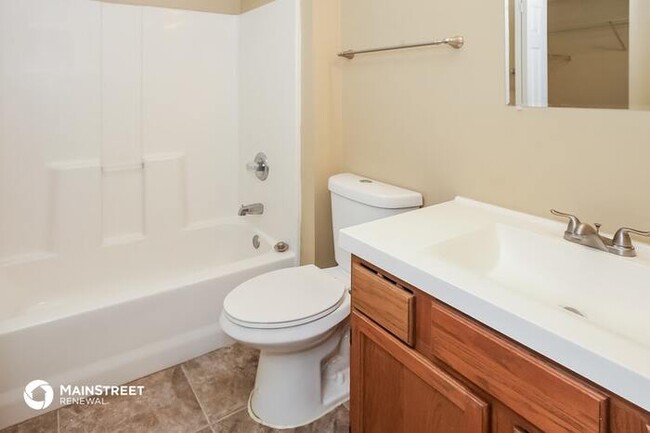 Building Photo - 5517 Snowberry Ct, Indianapolis, IN 46221