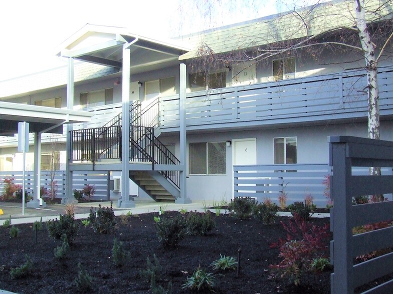 17-Unit Apartment Community - 3142 Grant St