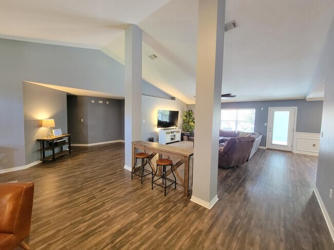 Building Photo - 2664 Shoni Dr