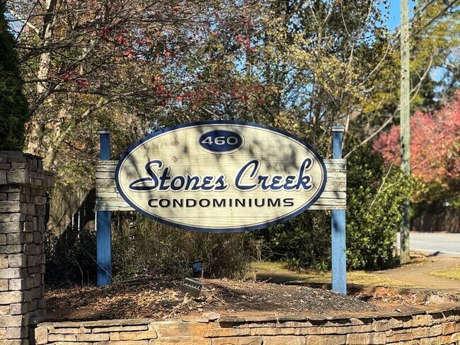 Building Photo - 460 S Barnett Shoals Rd