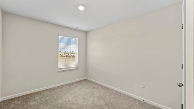 Building Photo - 153 Leo St