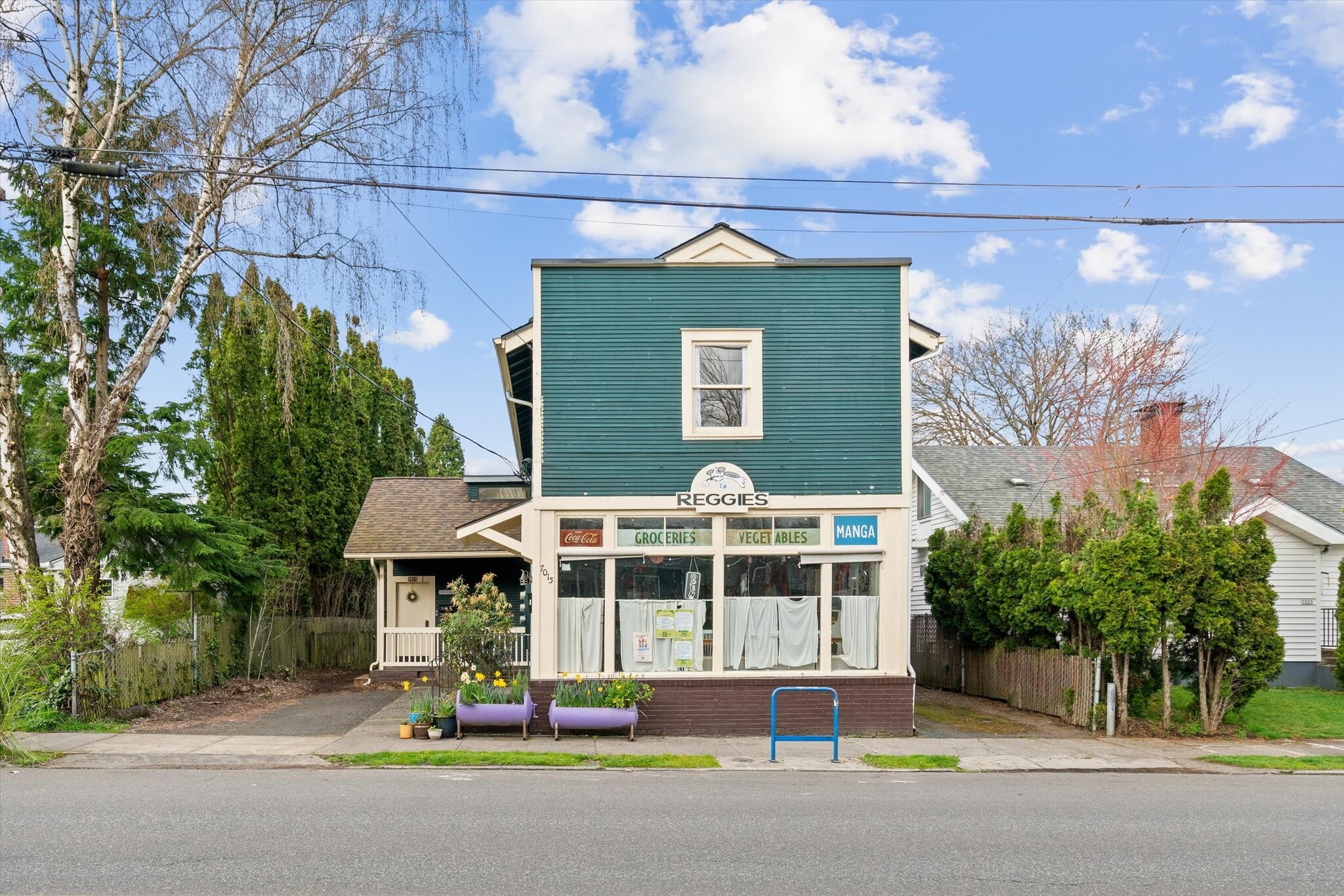 Building Photo - 7015 N Greeley Ave