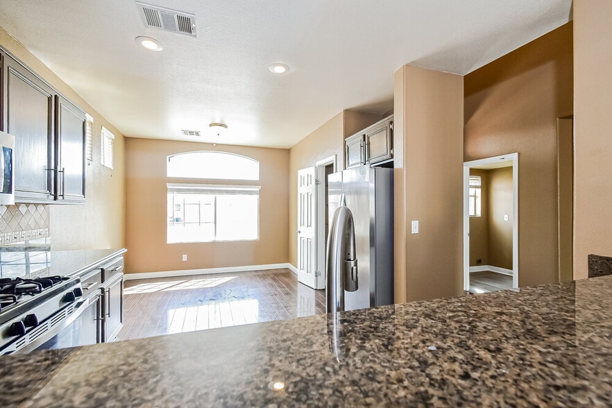 Building Photo - 410 Maritocca Ave