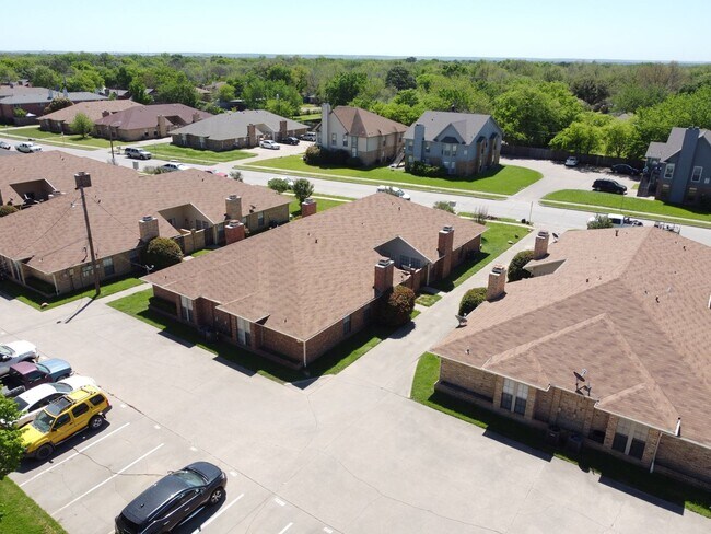 Building Photo - 3149 Tudor Ln