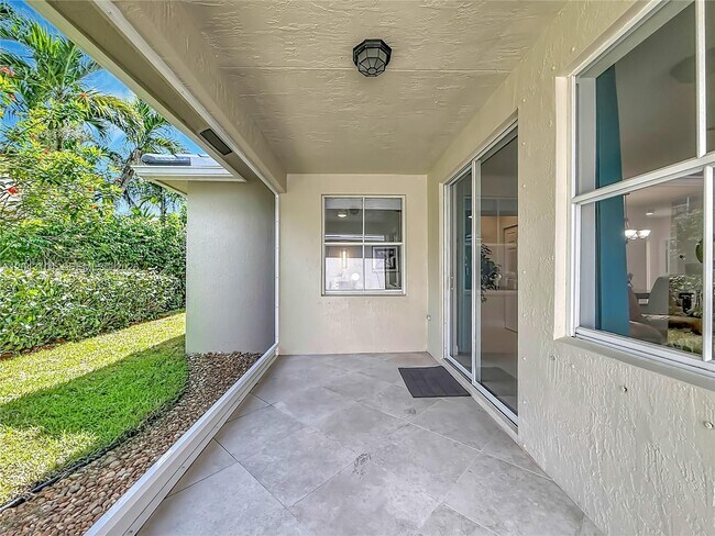 Building Photo - 1556 Winterberry Ln