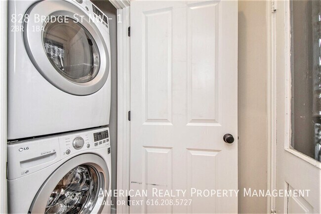 Building Photo - 828 Bridge St NW