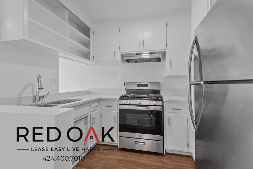 Building Photo - 1051 N Gardner St