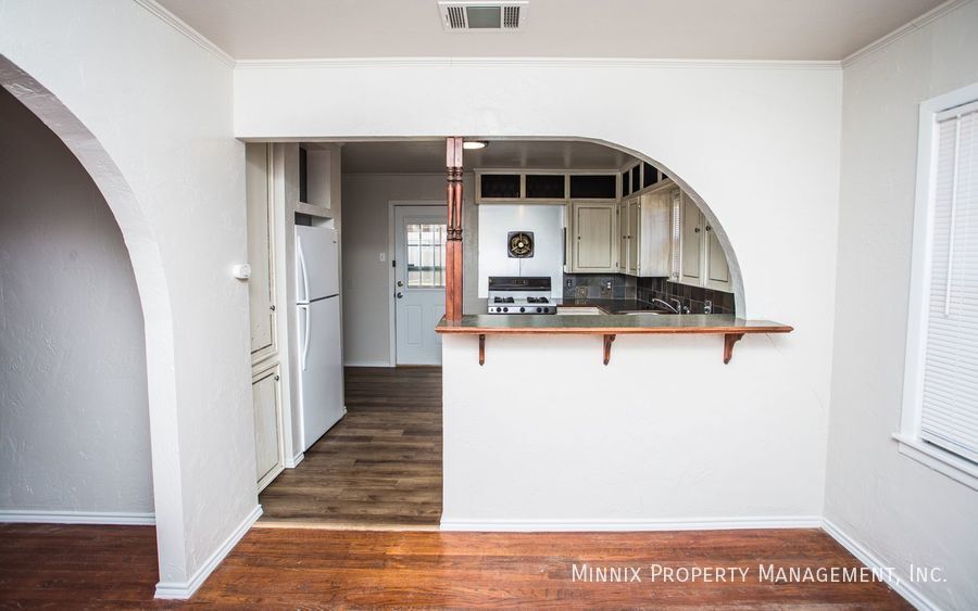 Building Photo - 2615 45th St