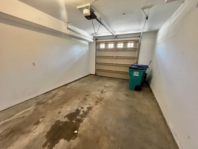 Building Photo - 4101 Crittenton Ln