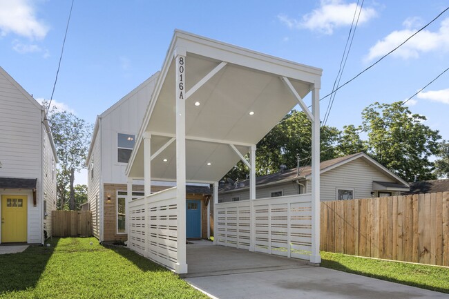 Building Photo - 8016 Willow St