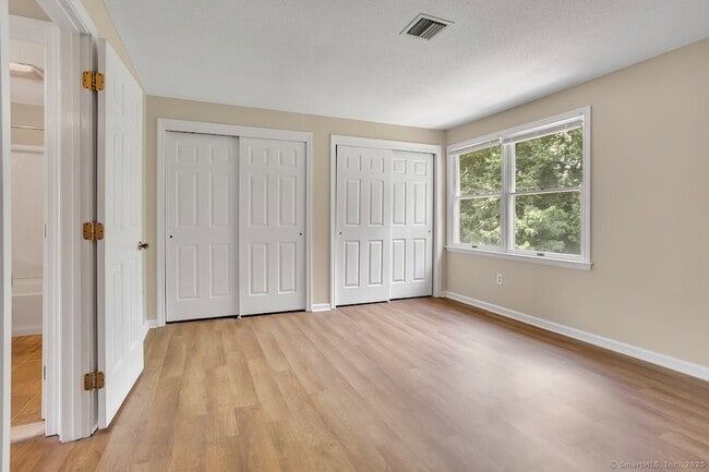 Building Photo - 141 Brighton Cir