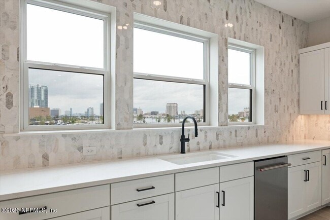 Building Photo - 2056 Prudential Dr