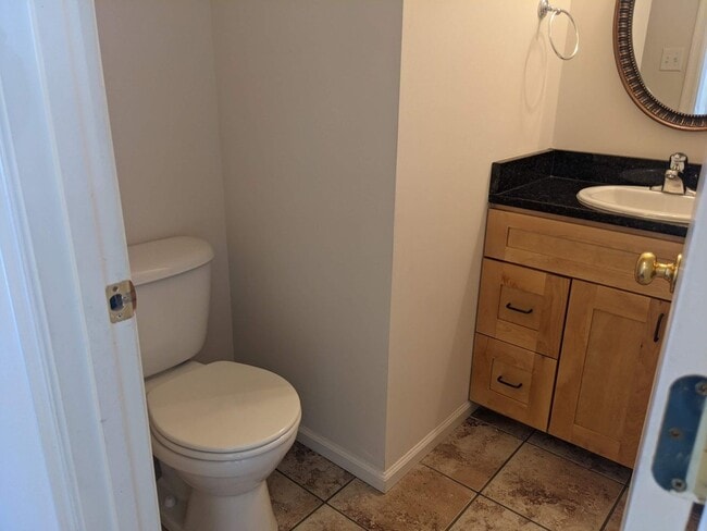 Building Photo - 3 Bedroom Townhouse For Rent in Charming Waynesboro, PA